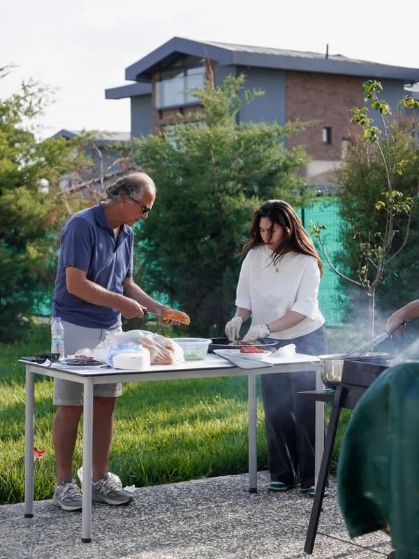 Kapital Tenis Kulübü'nde toprak kortta antrenman